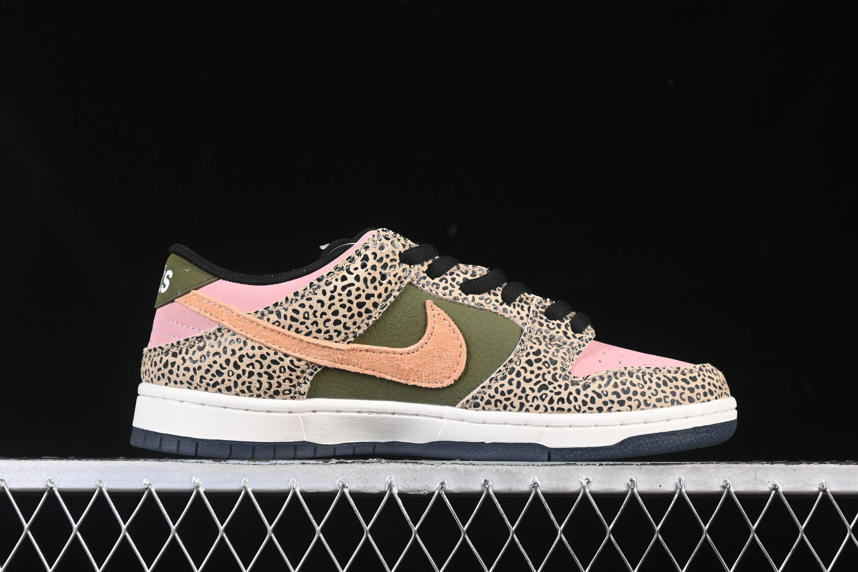 All Categories Nk SB Dunk Series Nk SB Dunk Low low-top sneakers Arts-Rec Skateshop x Nike SB Dunk Low Pro joint model low-top casual sneakers IH3211-200